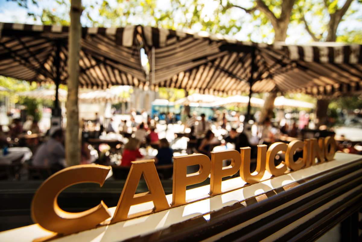 Cappuccino Grand Café Puerta de Alcalá, Madrid